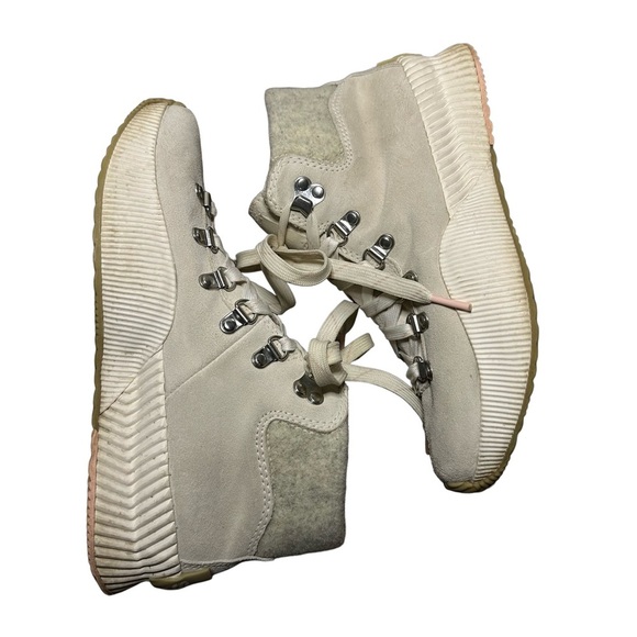 Sorel Women's Out N About III Conquest Winter Ankle Boot - Chalk, Sea Salt - Picture 5 of 13